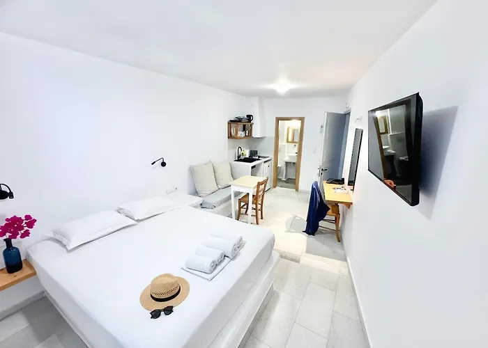 Castellino Naxos Naxos City