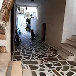 Castellino Naxos Inn *