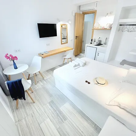 Castellino Naxos Inn