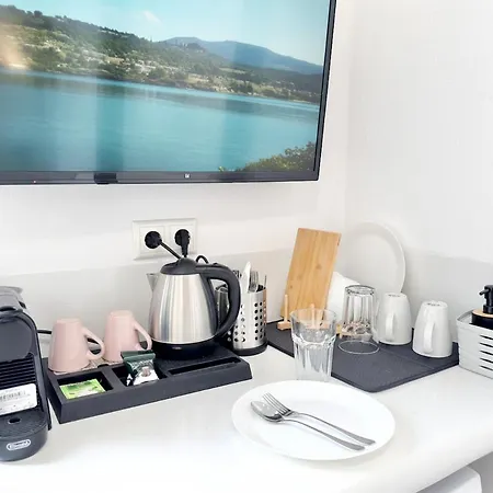 Castellino Naxos Inn *