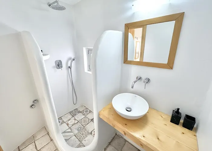 Castellino Naxos * Naxos City